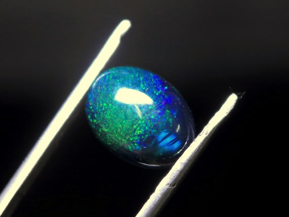 Ethiopian Welo Opal Cabochon: 1.60 CT Green Fire Gemstone, AAA Grade