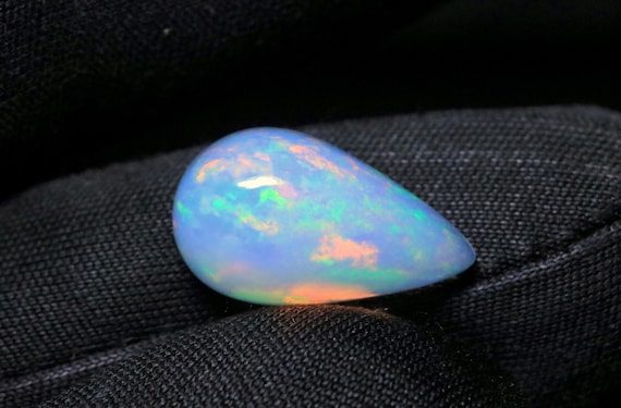 Welo Pear Opal Gemstone: 3.10 CT Ethiopian Cabochon, 15x8.70mm