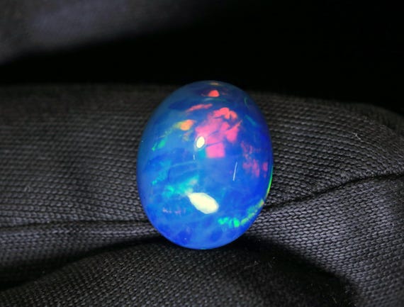 Ethiopian Welo Opal Cabochon: 3 CT Rainbow Flashy Gemstone