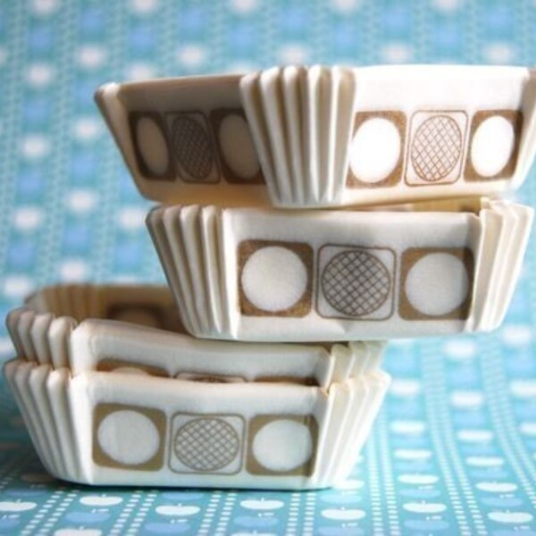 Square Baking Liners in White and Gold (50)