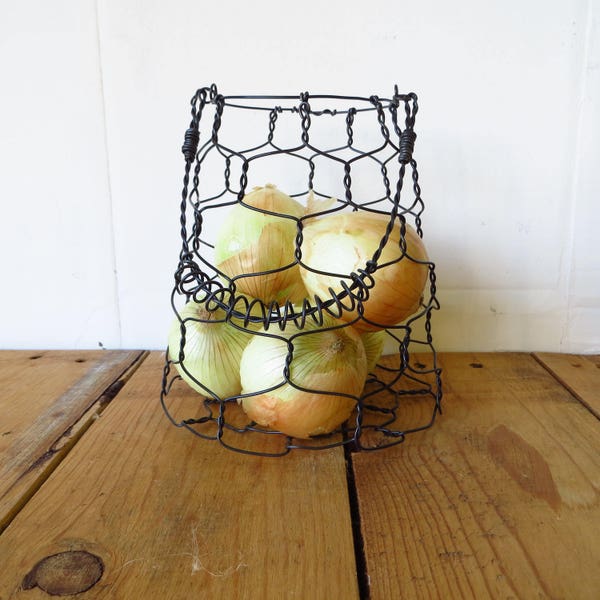 Wire Basket, Farmhouse Style, Vintage Style, Basket with Handle,