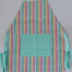 Kid's Apron Striped Pattern with Blue Pockets Kitchen/Garden Apron