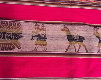 Aguayo tradicional peruano boliviano – Figuras andinas y motivos de llamas – Textil cuadrado – Múltiples colores