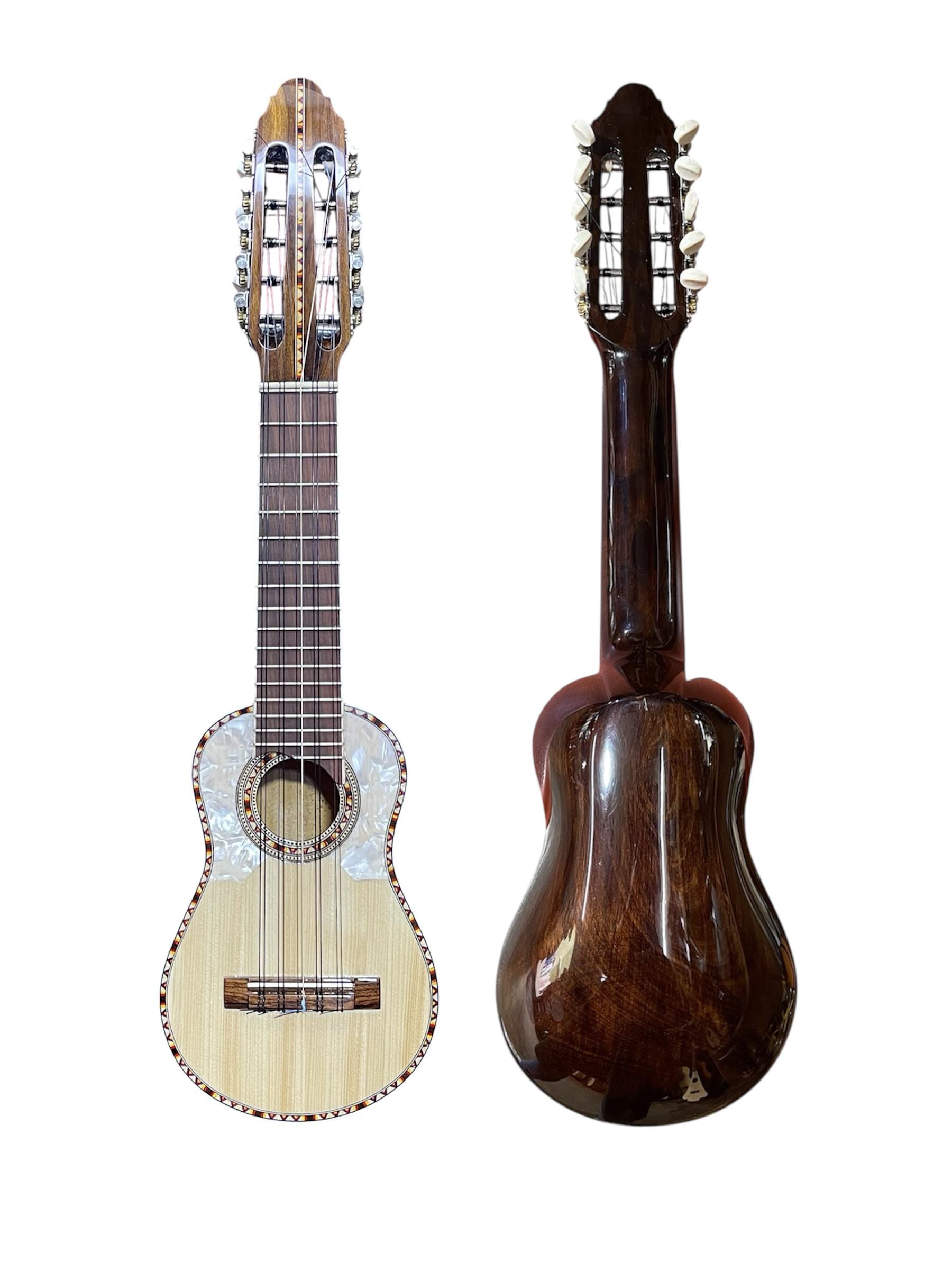 チャランゴ　ペルー製　ケース付き Amazon.co.jp: 【 CHARANGO EL CHASQUI 】ハードケース付き 民族