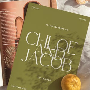 Puede incluir: Una invitación de boda verde con texto blanco que dice "Estás invitado a la boda de Chloe y Jacob" con la fecha "09.14.2026" y la frase "Juntos con".