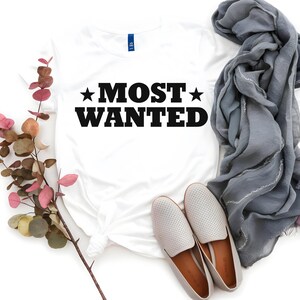 Camiseta de vaquero más buscado, camiseta del oeste, camiseta de soltera del oeste de la marca Gildan