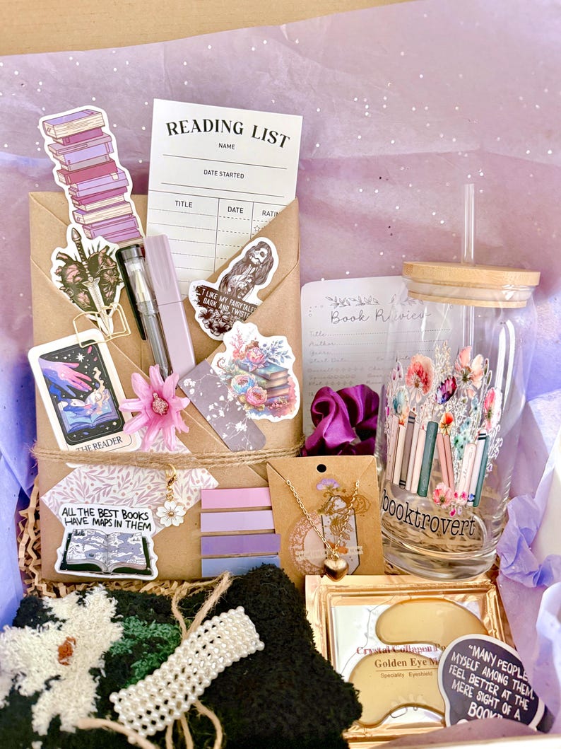 Blind Date With a Book Box: Personalized Reader Gift Set - Etsy