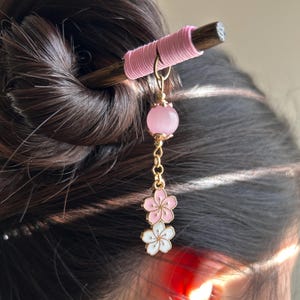 Sakura Handmade Japanese Hair Stick,Traditional Japanese Kanzashi,Hair Pin Accessory, Asian Hair Pin with dangle, Chinese hair stick