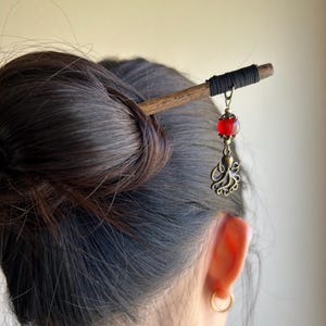 Kraken Handmade Japanese Hair Stick,Traditional Japanese Kanzashi,Hair Pin Accessory, Asian Hair Pin with dangle, Chinese hair stick