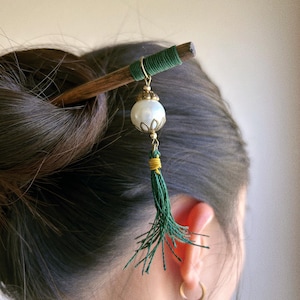 Moonlit Willow Handmade Japanese Hair Stick, Traditional Japanese Kanzashi, Hair Accessory, Asian Hair Pin with dangles, Chinese hair stick