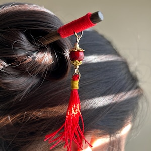 Scarlet Handmade Japanese Hair Stick, Traditional Japanese Kanzashi, Artisan Hair Accessory, Asian Hair Pin,hair pin, Chinese hair stick
