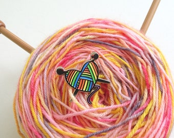 Knitter's Heart Pin