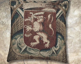 Medieval heraldic lion pillow – vintage style woven tapestry cushion | Gothic castlecore decor, crest throw pillow gift | Wizard Aesthetic