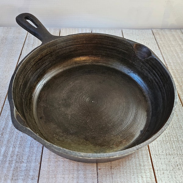 Vintage Cast Iron Fry Pan #2, FREE SHIPPING