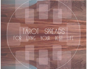 Może przedstawiać: Cyfrowy obraz z tłem krajobrazu i tekstem "Tarot Spreads for Living Your Best Life". Obraz przedstawia kolekcję dwudziestu rozkładów autorstwa TheVanMystic, z nakładką w kształcie koła.