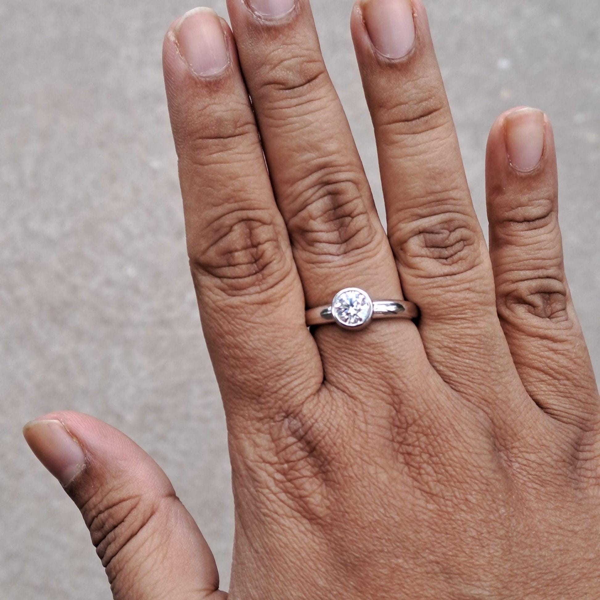 Round Brilliant Lab-grown Diamond Ring | 2-5 CT IGI Option