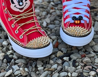 Gepersonaliseerde Mickey en Minnie Mouse-sneakers: rode custom Chucks