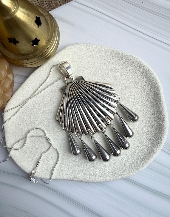 Große Muschel Silber Halskette mit Silber Stahl Tropfen