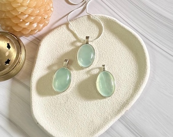 Real Pale Green Apple Agate Gemstone Oval Stone Silver Pendant Necklace