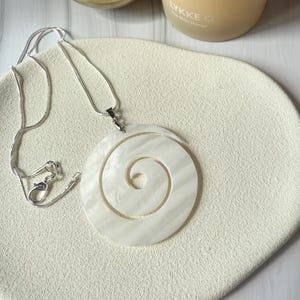 Mother of Pearl White Swirl Spiral Shell Pendant Silver Necklace