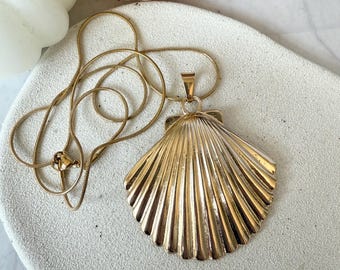 Gold Large Shell Pendant Necklace