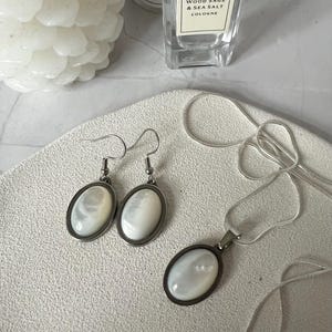 Natural shell silver pendant necklace and earring set
