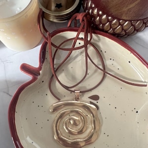 Gold Irregular Swirl Spiral Pendant Necklace