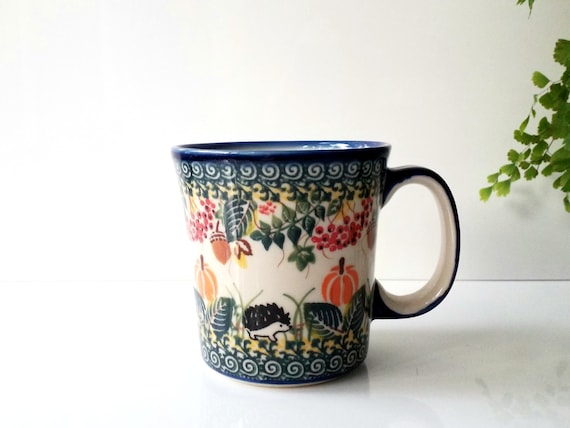 14oz mug straight. Polish Pottery stoneware, handpainted, hedgehog pattern. made in Poland.