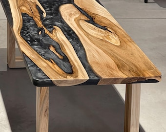 Epoxy coffee table suitable for living room and lounges