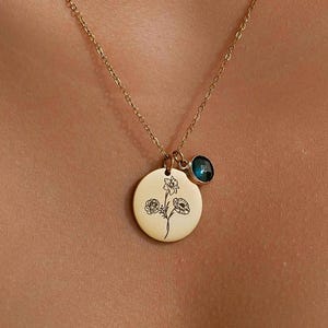 Birth Flower Necklace Family Bouquet Necklace Engraved  Birthflower Necklace Custom Birthstone Jewelry Mothers Day Gift for Grandma