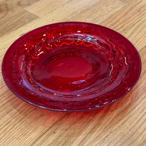 Pristine Vintage Viking Glass Georgian Ruby 8" Plate Deep Rim Soup Bowl Salad Luncheon Plate UV Glow Honeycomb Art Glass