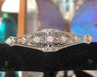 Fine Antique Edwardian Bar Brooch, Platinum Open Work Filigree, 14k Gold Pin Stem, 17ct .75 tcw Diamonds, 6.5 grams, Like New Condition