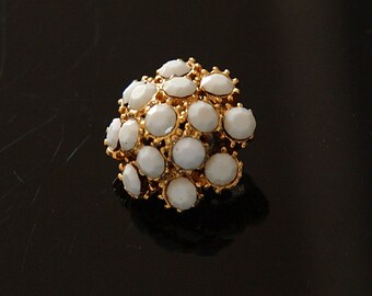1 Vintage White Studded Button - Unused Stock for Sewing, Jewelry & Crafts