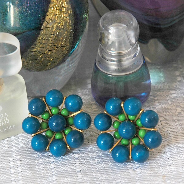 Vendome Mod Earrings, Blue Green Abstract Flower, Adjustable Clips, Fun, Mint Condition