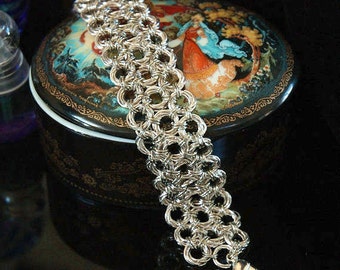 Chainmaille Mobius Bracelet, 6 Ring Circles, 3 Rows, Brilliant Silver Plated