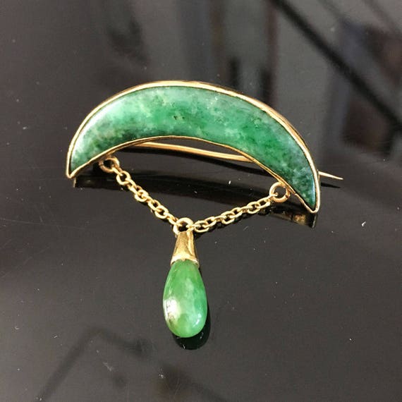 Fine Antique Jadeite Jade Crescent Brooch, 20k Go… - image 1