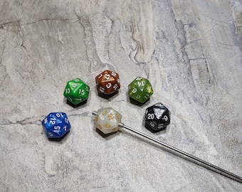 NEUE FARBEN! D20 Polyeder Würfel Stahl Haarstäbchen - Milchige Farben, Erstklassige Gamer Sticks