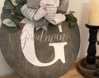 Last name Wood Front Door Hanger, Personalized Wood Sign