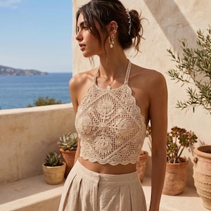Top corto estilo boho con técnica filet, patrón de crochet intermedio en PDF de 15 páginas.