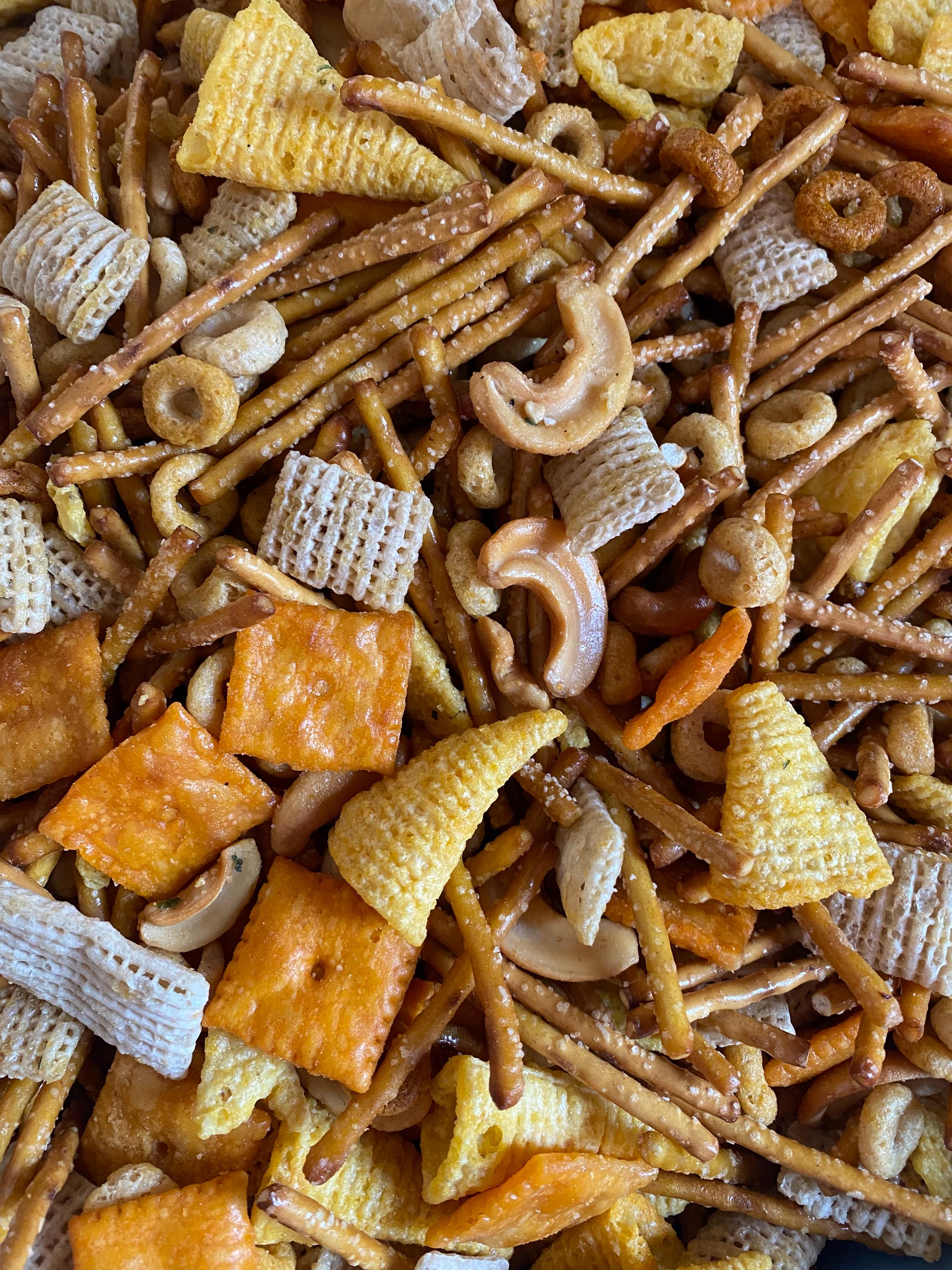 Pretzels Reindeer Chow Mix Recipe White Chocolate Reindeer Chow