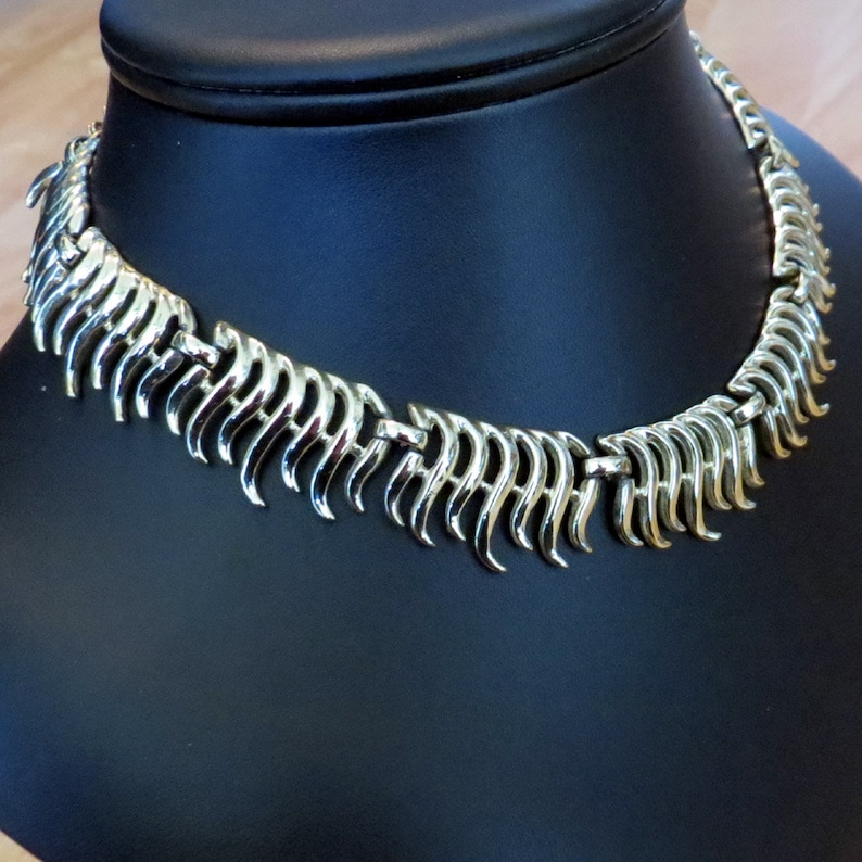 Vintage Necklace Vintage Costume Jewelry Necklace Gold Tone Wavy Combs Choker Necklace 1960s Necklace Vintage Gold Tone Necklace