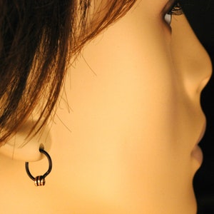 TRES pares de aretes de aro diminuto UNISEX - aros pequeños Loop De Loop - mini aros de plata, negro y cobre, y oro sin deslustre