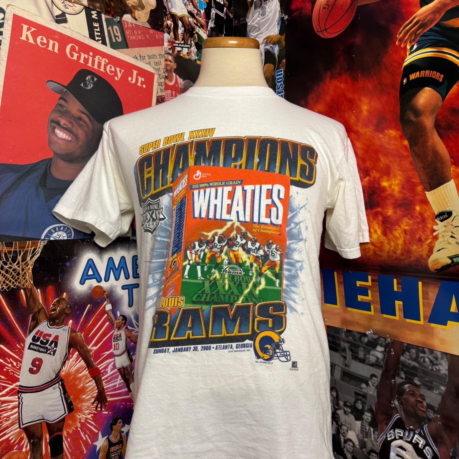 Vintage St. Louis Rams 2000 Super Bowl 34 Champions Wheaties T