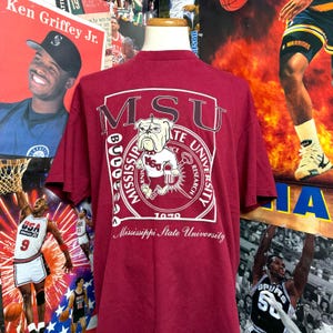 Vintage Mississippi State Bulldogs Tee Sz 2XL – MSU NCAA Collegiate T-Shirt – Retro College Football Graphic – 90s Sportswear