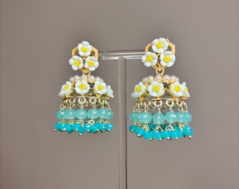 Pendientes Jhumka con flores del océano azul / Noches de Mendhi, Sangeets para damas, citas diurnas / Pendientes de estilo indio / Regalos para ella