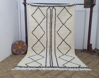 Handwoven Berber Wool Rug: Authentic Moroccan Bni Ourain Style