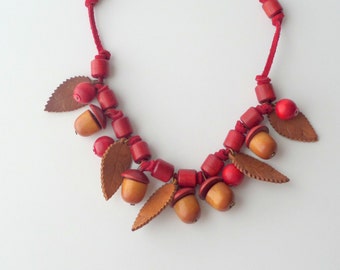 Wooden Acorn Necklace with Leather Leaves. 1940s Red. Wood Berries.