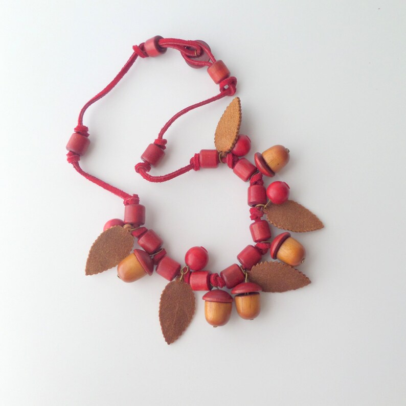 Wooden acorn necklace Clearance
