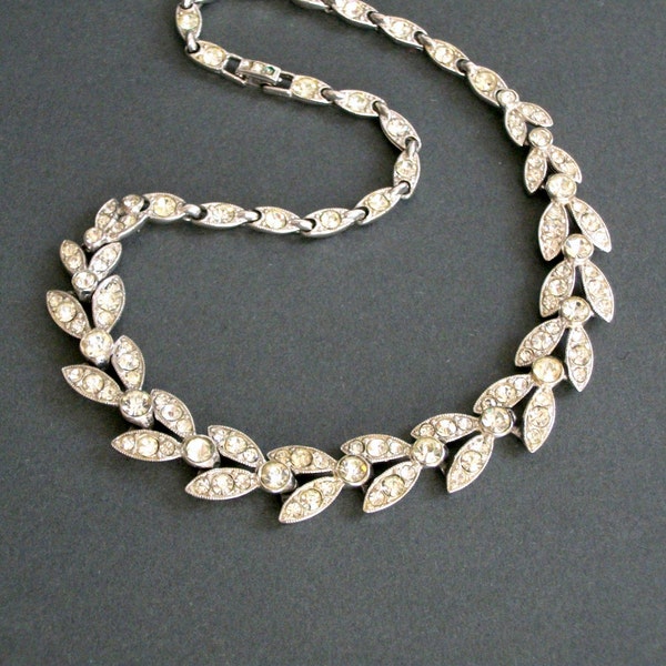 Art Deco Crystal Rhinestone Necklace . Rhodium Leaves . Choker .