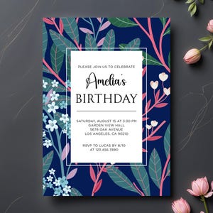 Botanische Geburtstagseinladungskarte, Florale Eleganz-Einladung, elegante Blüte einladen, Marine-Blumen-Geburtstags-Vorlage, schicke Gartenparty-Evite